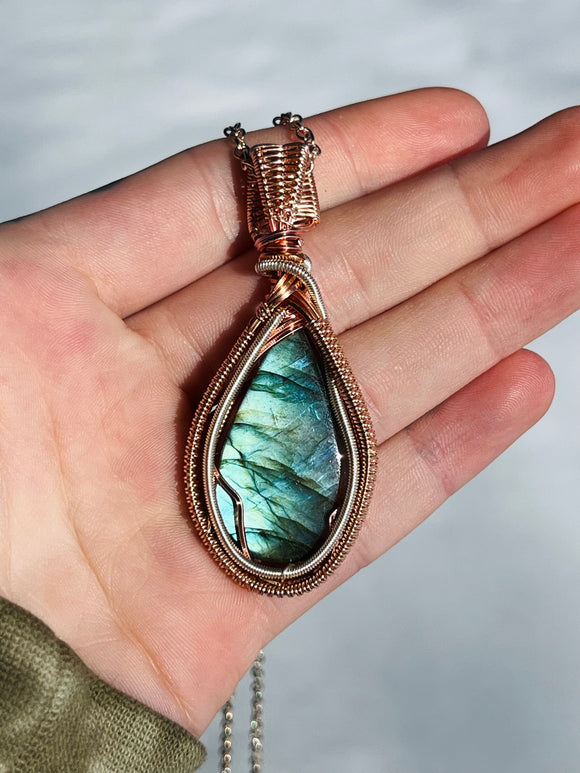 Rose Gold Labradorite Wire Wrap